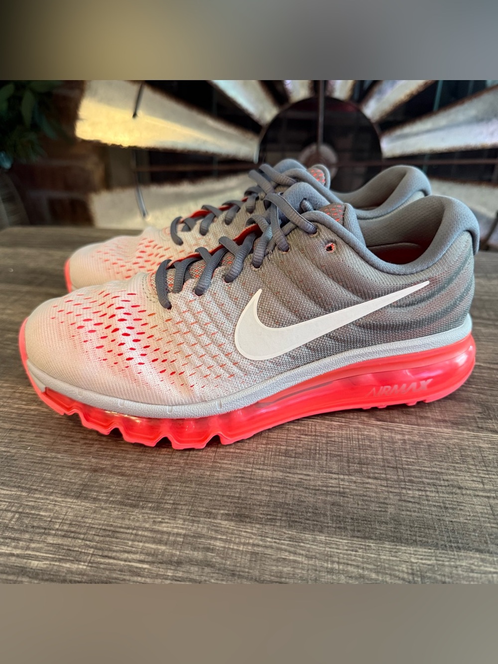 Nike Air Max 2017 Hot Lava Women’s 7.5 Gray Platinum 849560-007